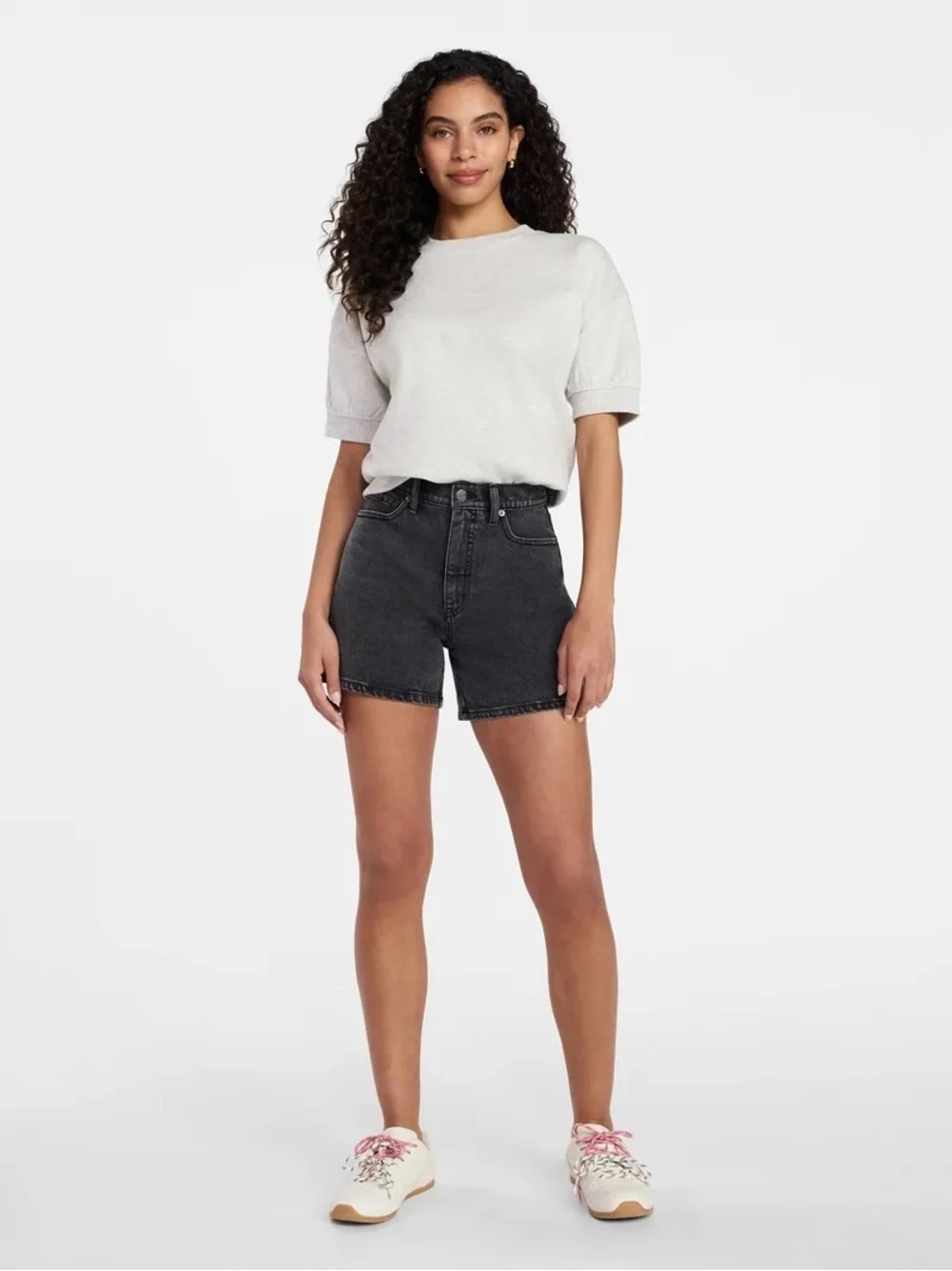 Time and Tru Women's High-Rise 5” Inseam Denim Shorts NWT